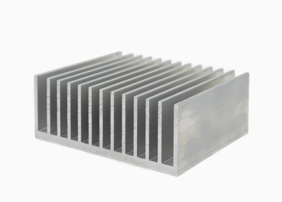 6063 Gümüş Anodized Alüminyum CNC İşleme ile Yüksek Güçlü Sink Sıcaklık Ekstrüzyon Profilleri