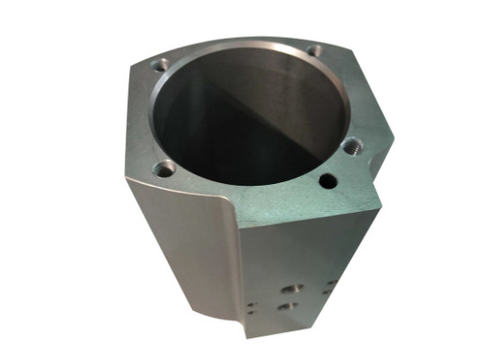 Özelleştirilmiş 6063 T5 Metal Ekstrüzyon Profilleri Pnömatik Silindir